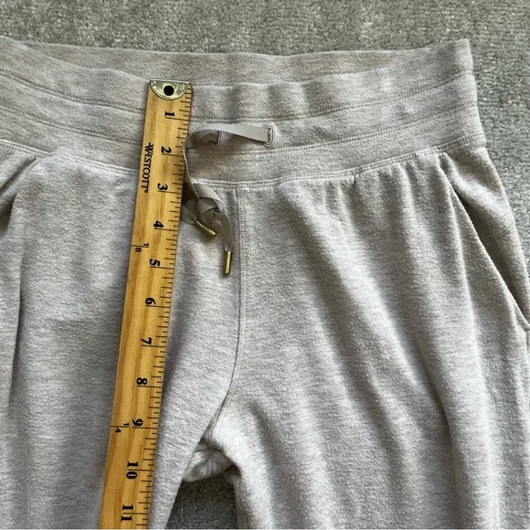 LULULEMON Warm Down High Rise Jogger Size 4 Soft Cozy Trendy Stylish Athletic - Picture 7 of 9